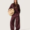 Women's jeans in burgundy denim