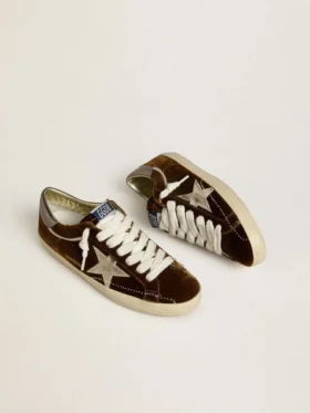 Women’s Super-Star in cognac velvet with metallic leather star and heel tab
